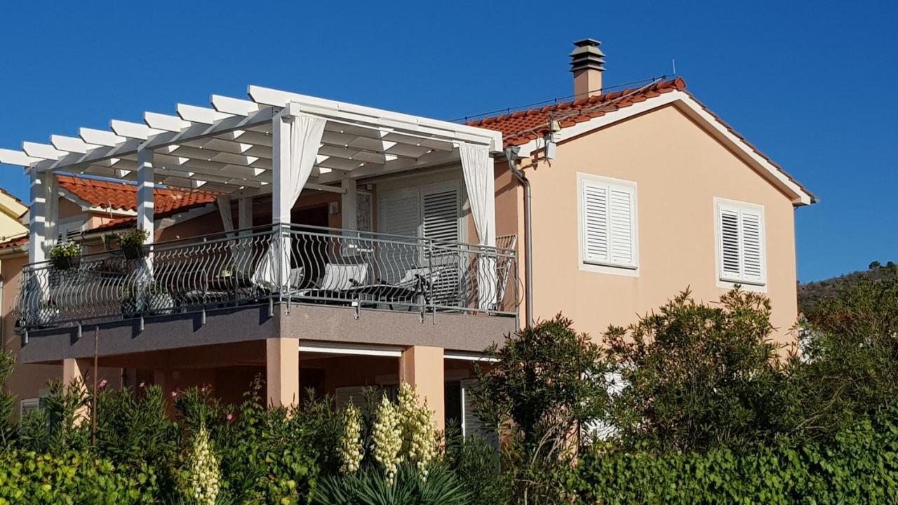 Apartmani Villa Lilliana Tribalj エクステリア 写真
